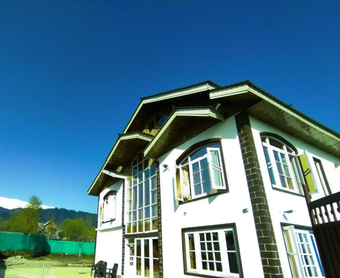 The Gulmarg Gateway Resort Srīnagar エクステリア 写真